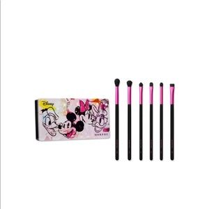 Mickey and Friends x Morphe brush set